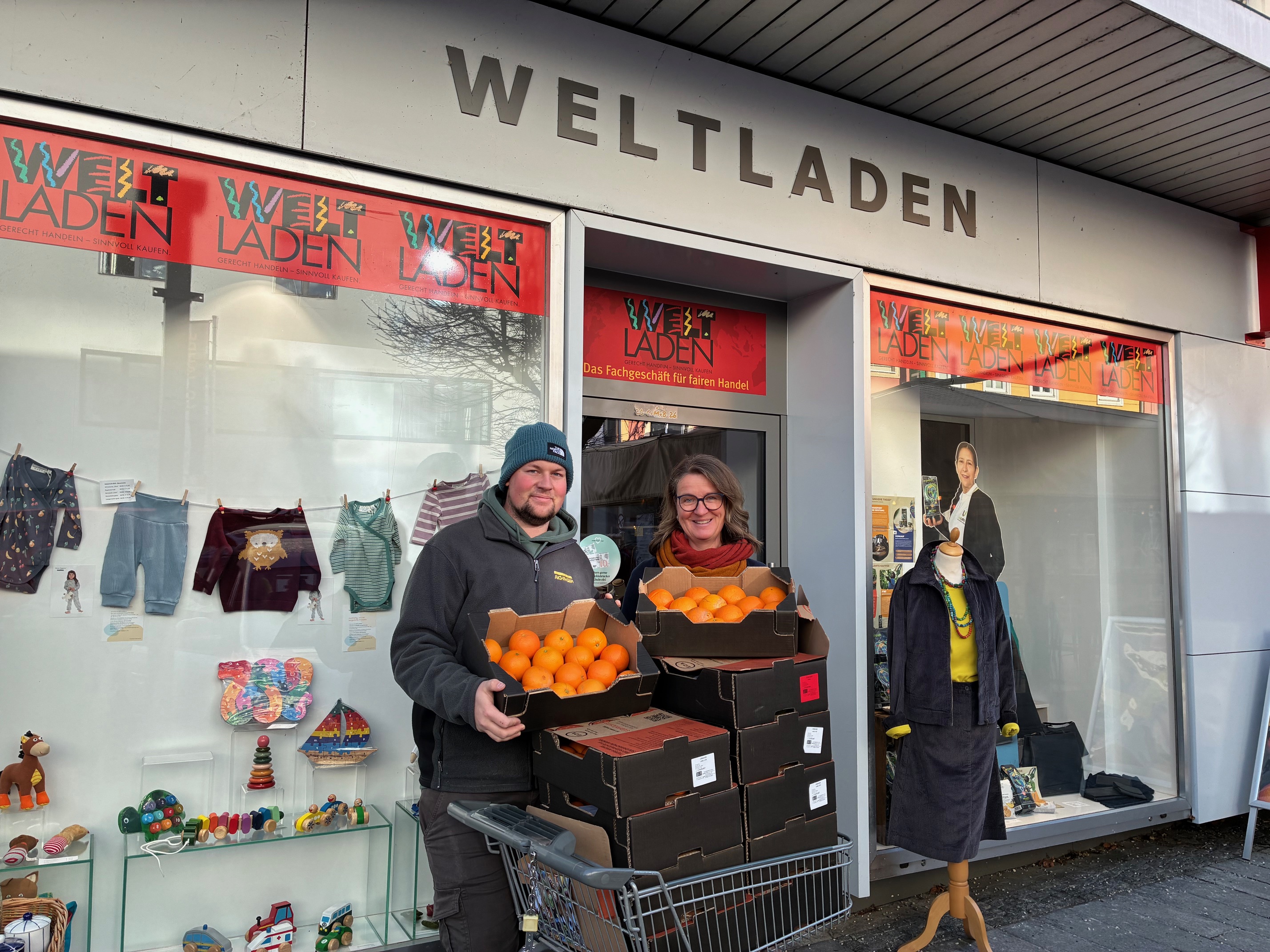 im Bild v.l. Ursula Maringer, Zivildiener Nico Seemayer